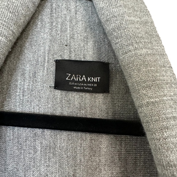 Zara Knit cream and grey thick cardigan. Size Medium - Picture 7 of 9